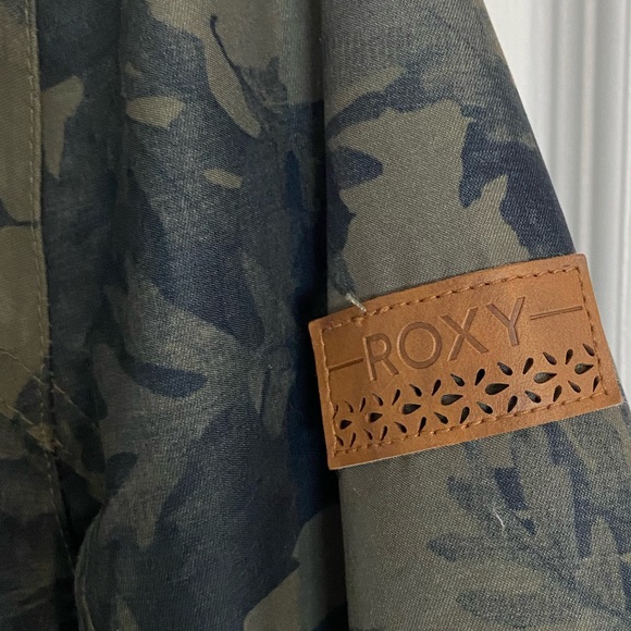 Roxy Tribe Snowboard Jacket (Small) - Picture 4 of 13